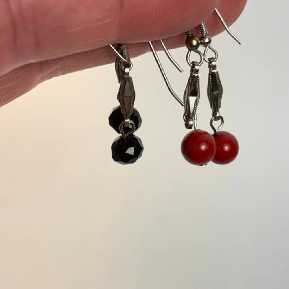 Vintage Glass Bead Dangle Earrings Red Black Boho Minimalist 90s Whimsygoth Goth
